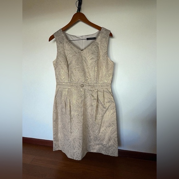 gold cream dress Ellen Tracy Metallic Brocade Sheath Dress Size 12 Petite - Picture 1 of 9